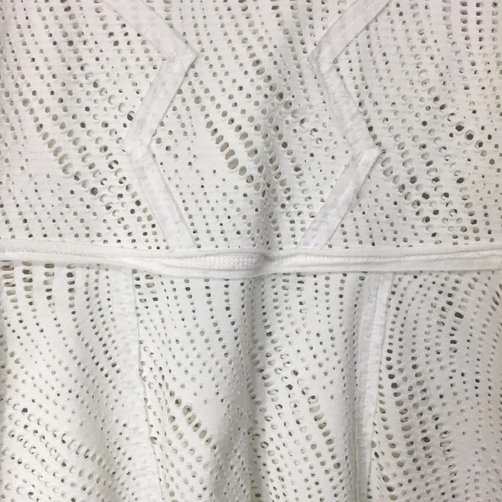 BKE Boutique Women’s White Lace Blouse With Rhinestones Size S Like-NEW
